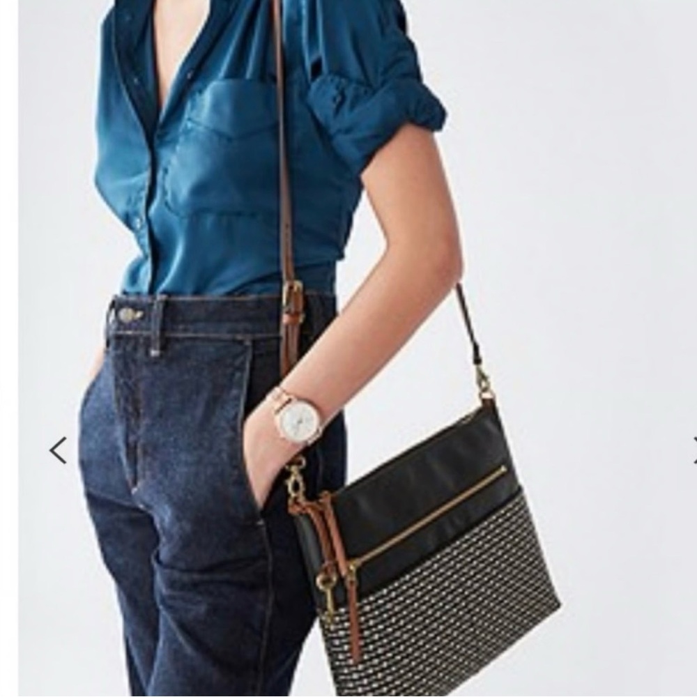 Fossil Fiona Crossbody – Black Leather & Dash Print